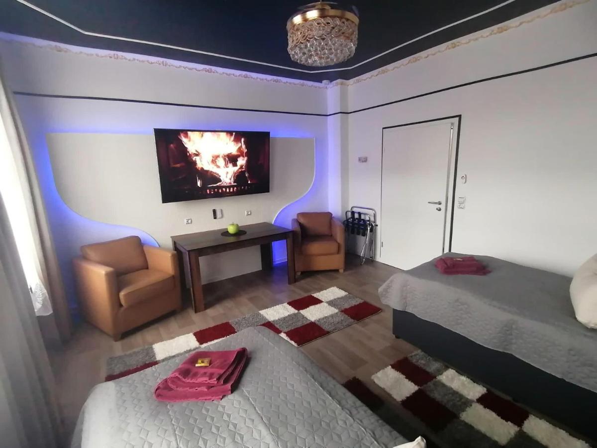 Best-Preis -Gold Suite- Mit Netflix, Self-Check-In, Ebike Ladestation, Fahrradraum, Wlan, Netflix Und Massagesessel - Direkt Am Elberadweg Im Herzen Von 维滕贝尔格 外观 照片