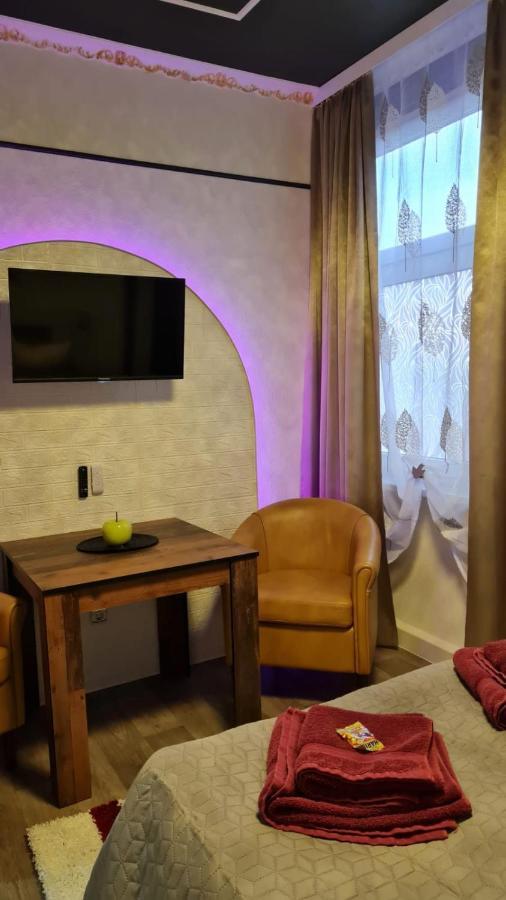 Best-Preis -Gold Suite- Mit Netflix, Self-Check-In, Ebike Ladestation, Fahrradraum, Wlan, Netflix Und Massagesessel - Direkt Am Elberadweg Im Herzen Von 维滕贝尔格 外观 照片