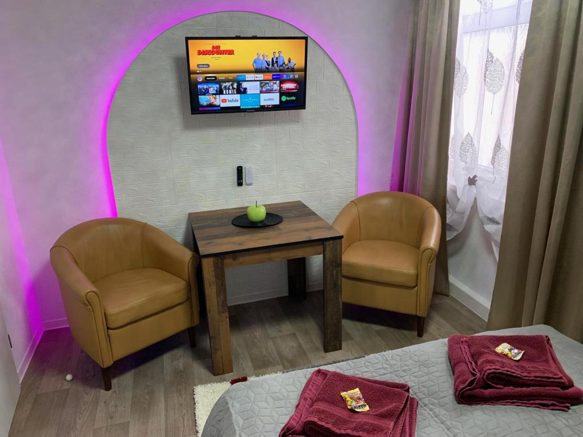 Best-Preis -Gold Suite- Mit Netflix, Self-Check-In, Ebike Ladestation, Fahrradraum, Wlan, Netflix Und Massagesessel - Direkt Am Elberadweg Im Herzen Von 维滕贝尔格 外观 照片