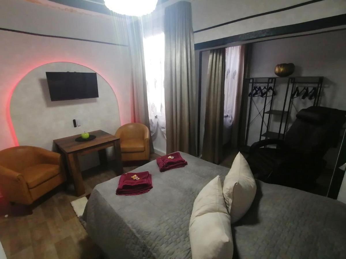 Best-Preis -Gold Suite- Mit Netflix, Self-Check-In, Ebike Ladestation, Fahrradraum, Wlan, Netflix Und Massagesessel - Direkt Am Elberadweg Im Herzen Von 维滕贝尔格 外观 照片