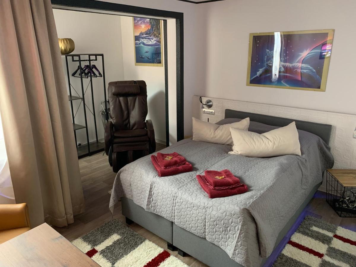 Best-Preis -Gold Suite- Mit Netflix, Self-Check-In, Ebike Ladestation, Fahrradraum, Wlan, Netflix Und Massagesessel - Direkt Am Elberadweg Im Herzen Von 维滕贝尔格 外观 照片