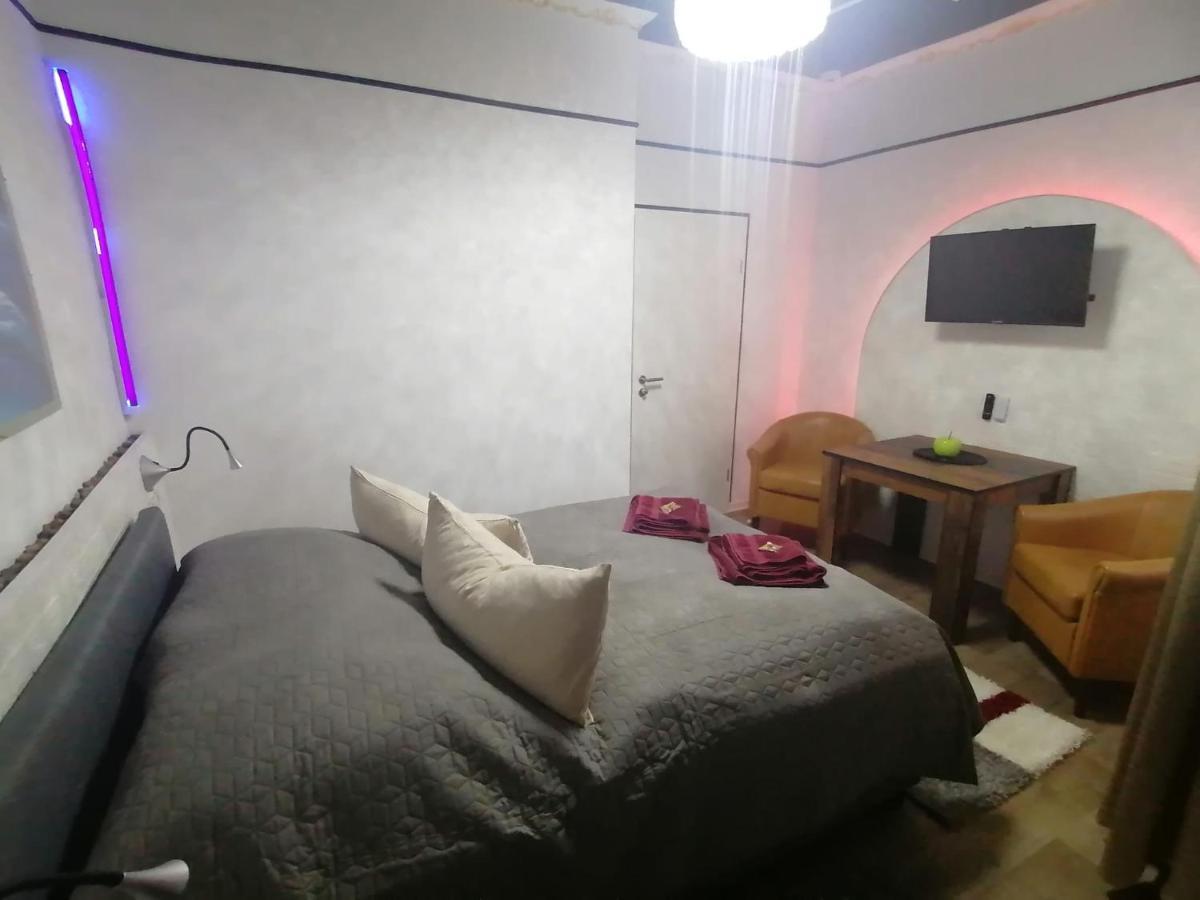 Best-Preis -Gold Suite- Mit Netflix, Self-Check-In, Ebike Ladestation, Fahrradraum, Wlan, Netflix Und Massagesessel - Direkt Am Elberadweg Im Herzen Von 维滕贝尔格 外观 照片