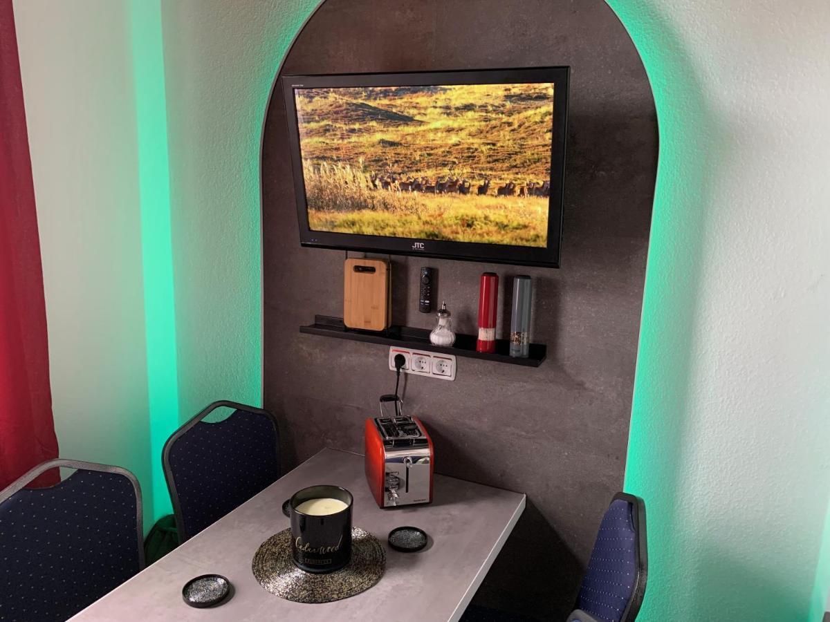 Best-Preis -Gold Suite- Mit Netflix, Self-Check-In, Ebike Ladestation, Fahrradraum, Wlan, Netflix Und Massagesessel - Direkt Am Elberadweg Im Herzen Von 维滕贝尔格 外观 照片