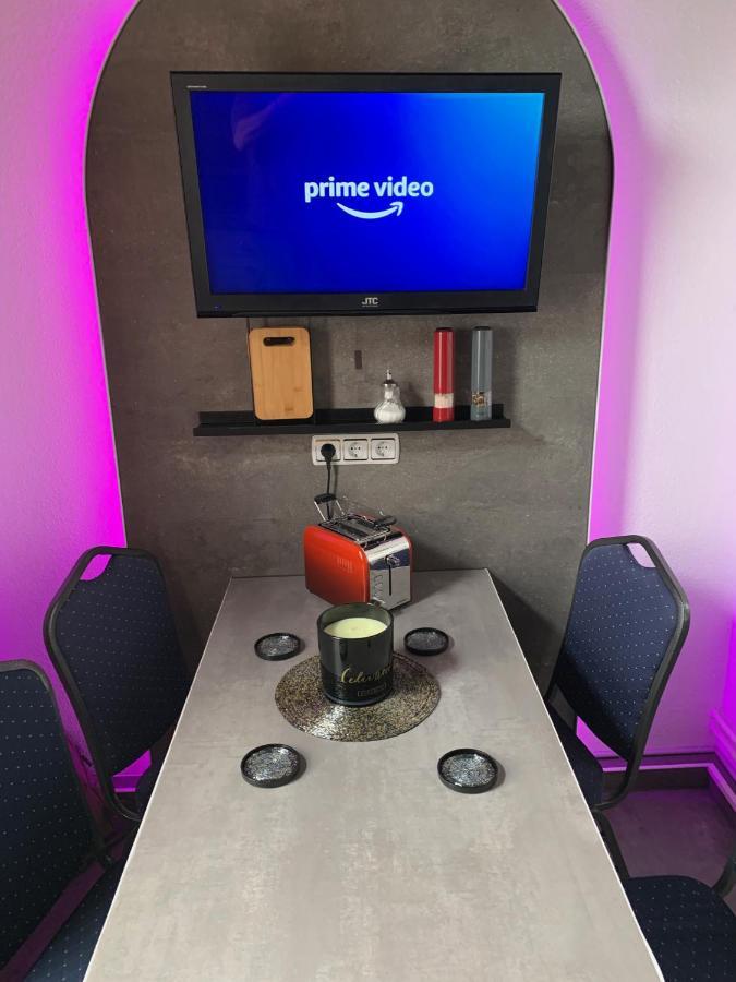 Best-Preis -Gold Suite- Mit Netflix, Self-Check-In, Ebike Ladestation, Fahrradraum, Wlan, Netflix Und Massagesessel - Direkt Am Elberadweg Im Herzen Von 维滕贝尔格 外观 照片