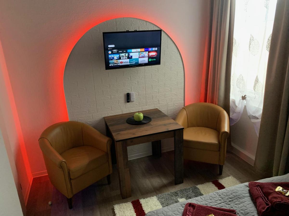 Best-Preis -Gold Suite- Mit Netflix, Self-Check-In, Ebike Ladestation, Fahrradraum, Wlan, Netflix Und Massagesessel - Direkt Am Elberadweg Im Herzen Von 维滕贝尔格 外观 照片