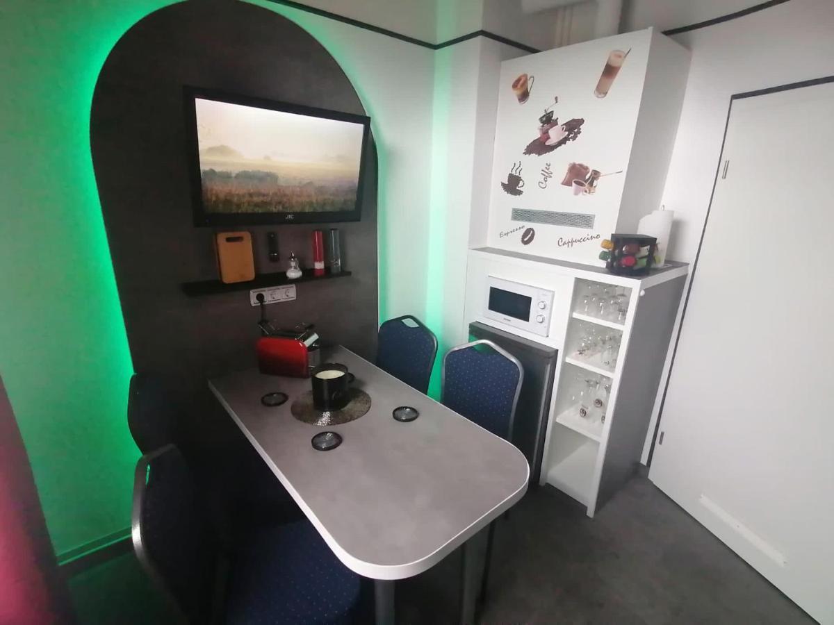 Best-Preis -Gold Suite- Mit Netflix, Self-Check-In, Ebike Ladestation, Fahrradraum, Wlan, Netflix Und Massagesessel - Direkt Am Elberadweg Im Herzen Von 维滕贝尔格 外观 照片