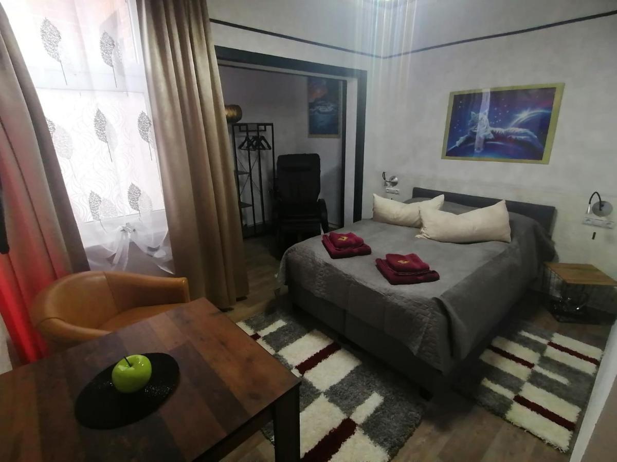 Best-Preis -Gold Suite- Mit Netflix, Self-Check-In, Ebike Ladestation, Fahrradraum, Wlan, Netflix Und Massagesessel - Direkt Am Elberadweg Im Herzen Von 维滕贝尔格 外观 照片