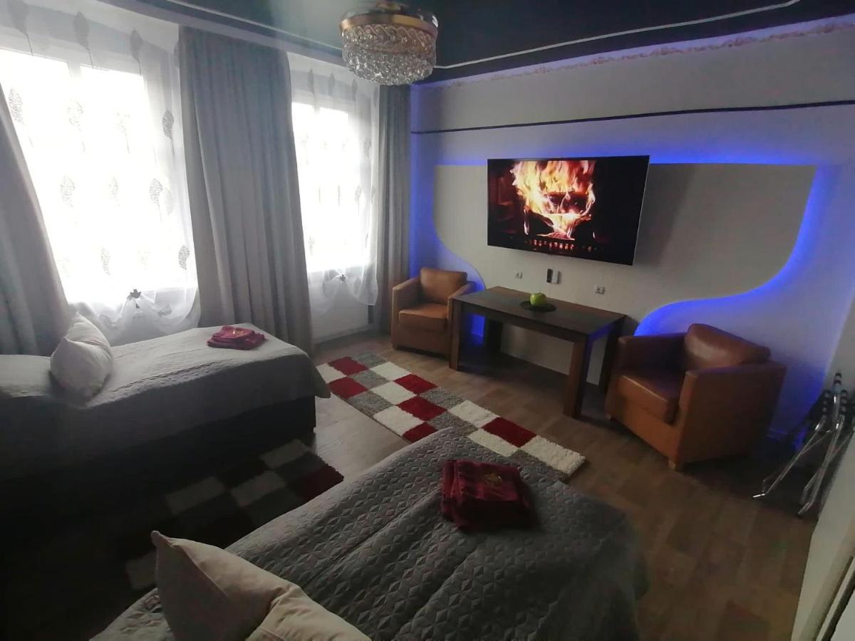 Best-Preis -Gold Suite- Mit Netflix, Self-Check-In, Ebike Ladestation, Fahrradraum, Wlan, Netflix Und Massagesessel - Direkt Am Elberadweg Im Herzen Von 维滕贝尔格 外观 照片